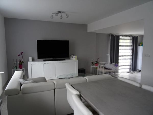 Mornac. Maison 119 m², entièrement rénovée avec garage et jardin