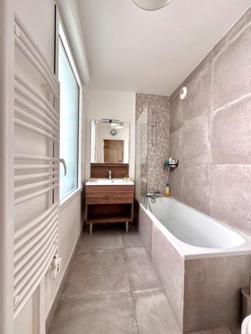 Appartement Pantin 3 pièce(s) 55.49 m2