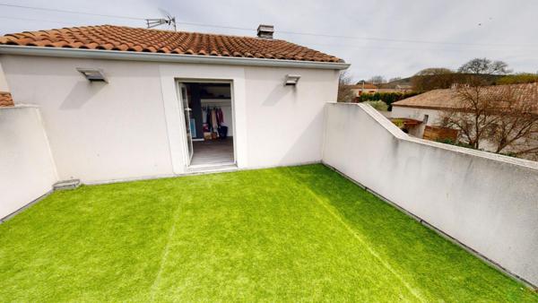 2 Villas,  piscine et garage de 100m2