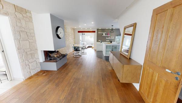 2 Villas,  piscine et garage de 100m2