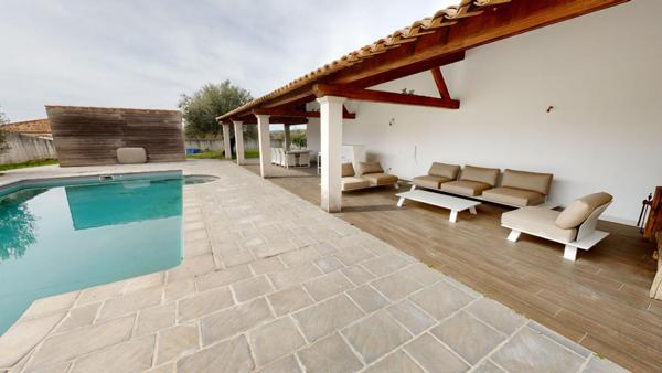 2 Villas,  piscine et garage de 100m2