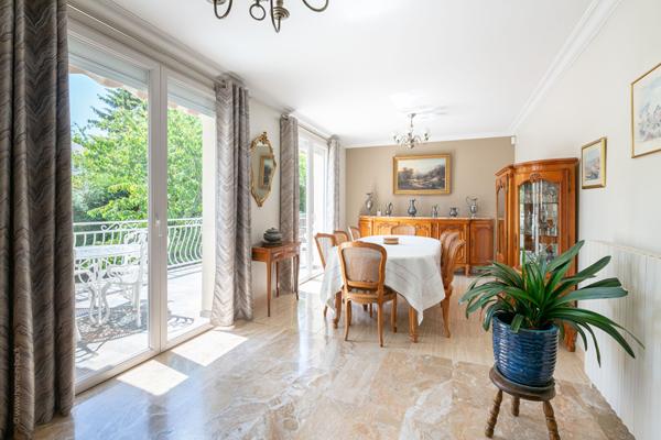 Maison 8 pièces 215 m2