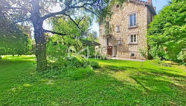BEAUCHAMP – AUTHENTIQUE MEULIÈRE INDÉPENDANTE – 696 m² DE TERRAIN – PISCINABLE – DÉPENDANCES – FORT POTENTIEL D'ÉVOLUTION