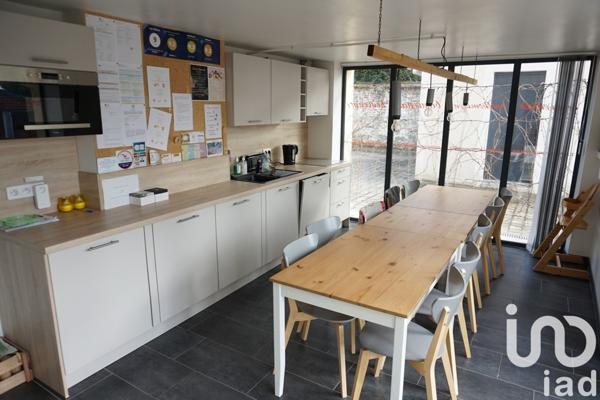 Maison traditionnelle 10 pièces de 305 m² à Chailly-en-Bière (77930)