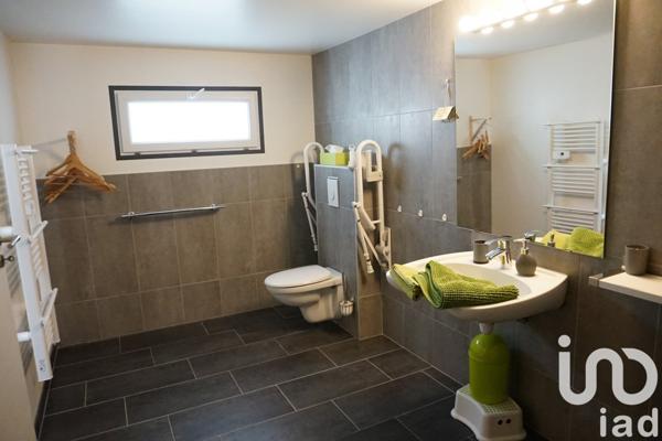 Maison traditionnelle 10 pièces de 305 m² à Chailly-en-Bière (77930)