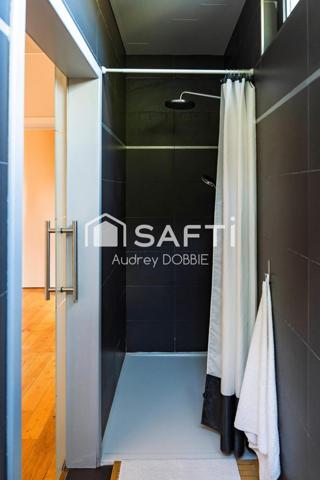 07140 Les Vans : Villa d`architecte avec Piscine