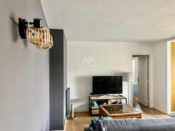 "Versailles Chantiers" 2 minutes de la gare "Chantiers" - Bel appartement meublé de 3 pièces avec terrasse et cave plein soleil! Loyer 1 863 €/mois charges comprises **  - Référence  19081