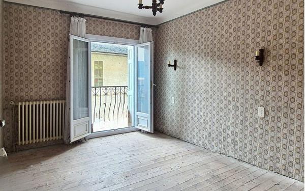 Maison à vendre    6 pièces •  Olette