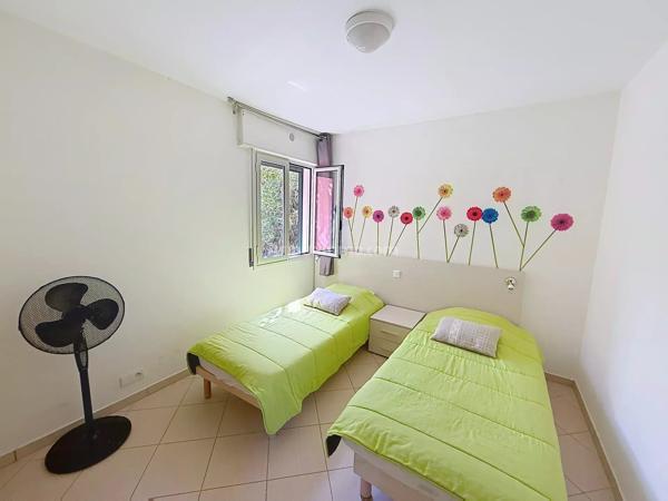 Vente                                                      Appartement
                        
                     3 pièces                      45 m2                     à L'Île-Rousse