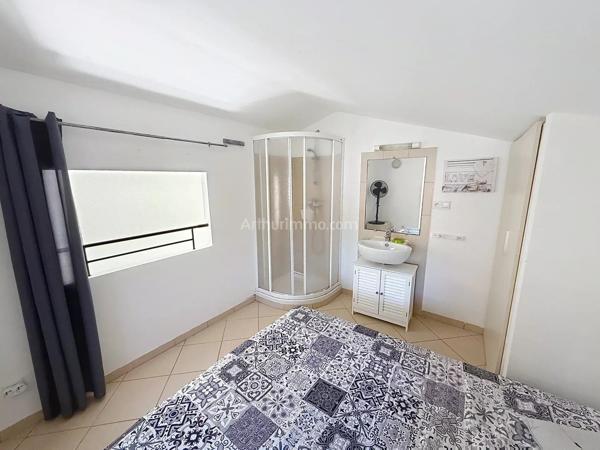Vente                                                      Appartement
                        
                     3 pièces                      45 m2                     à L'Île-Rousse