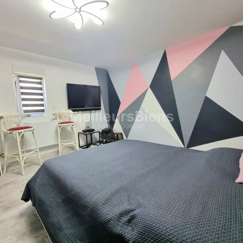 Belle Maison Rénovée, Individuelle, de 133 m2, située en centre ville et dans une rue calme ! La campagne en Ville