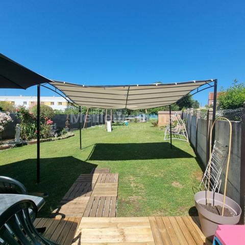 Belle Maison Rénovée, Individuelle, de 133 m2, située en centre ville et dans une rue calme ! La campagne en Ville