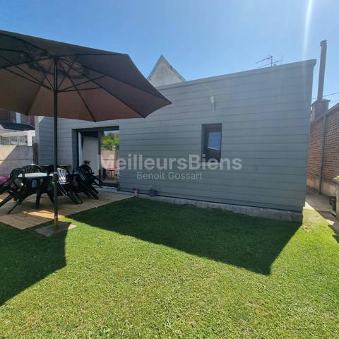 Belle Maison Rénovée, Individuelle, de 133 m2, située en centre ville et dans une rue calme ! La campagne en Ville