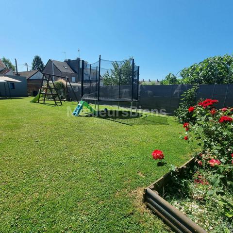 Belle Maison Rénovée, Individuelle, de 133 m2, située en centre ville et dans une rue calme ! La campagne en Ville