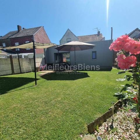 Belle Maison Rénovée, Individuelle, de 133 m2, située en centre ville et dans une rue calme ! La campagne en Ville