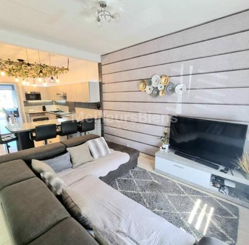 Belle Maison Rénovée, Individuelle, de 133 m2, située en centre ville et dans une rue calme ! La campagne en Ville