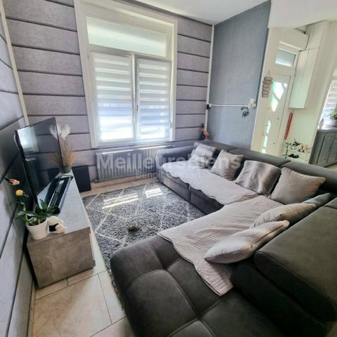 Belle Maison Rénovée, Individuelle, de 133 m2, située en centre ville et dans une rue calme ! La campagne en Ville