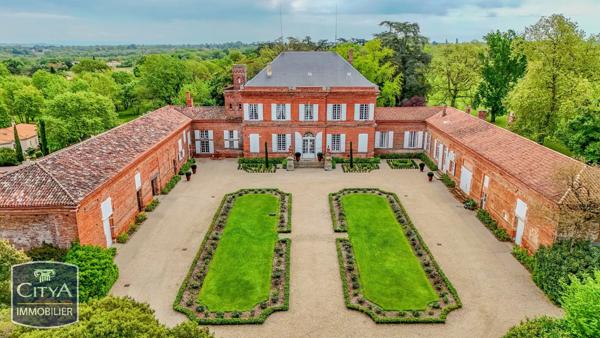 Immeuble à vendre 6770m² Lapeyrouse-Fossat (31180)