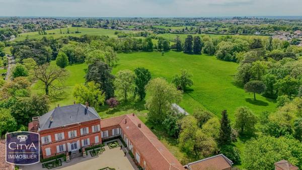 Immeuble à vendre 6770m² Lapeyrouse-Fossat (31180)