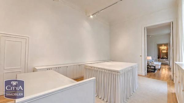 Immeuble à vendre 6770m² Lapeyrouse-Fossat (31180)