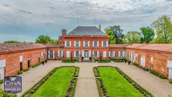 Immeuble à vendre 6770m² Lapeyrouse-Fossat (31180)
