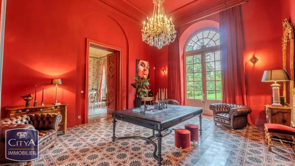 Immeuble à vendre 6770m² Lapeyrouse-Fossat (31180)