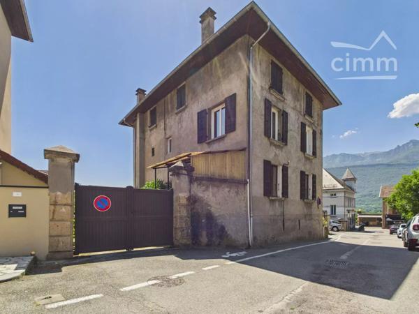 SOUS OFFRE : Maison de Maître du début du XXe siècle – 146 m² habitables, dépendances et potentiel d'aménagement