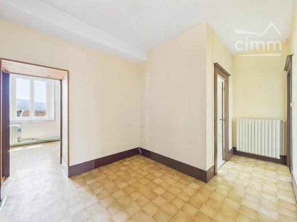 SOUS OFFRE : Maison de Maître du début du XXe siècle – 146 m² habitables, dépendances et potentiel d'aménagement