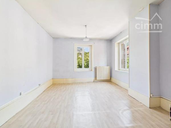 SOUS OFFRE : Maison de Maître du début du XXe siècle – 146 m² habitables, dépendances et potentiel d'aménagement