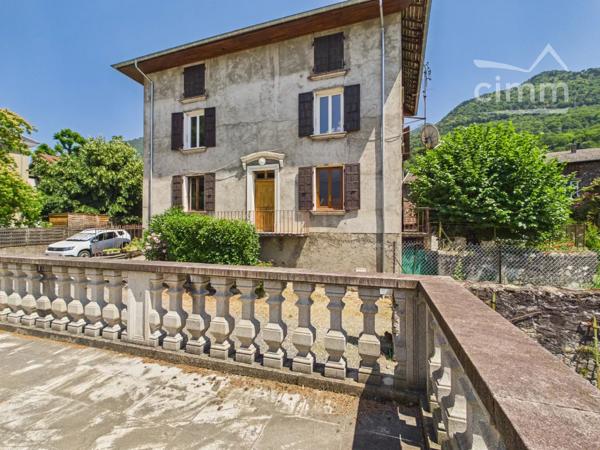 SOUS OFFRE : Maison de Maître du début du XXe siècle – 146 m² habitables, dépendances et potentiel d'aménagement