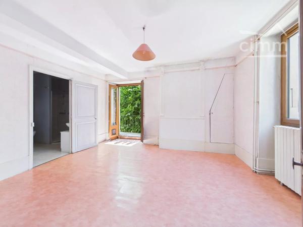 SOUS OFFRE : Maison de Maître du début du XXe siècle – 146 m² habitables, dépendances et potentiel d'aménagement