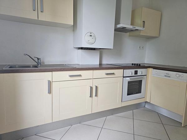 Appartement Craponne 97.61 m2 comprenant 4 pièces, 3 chambres dont suite parentale avec dressing