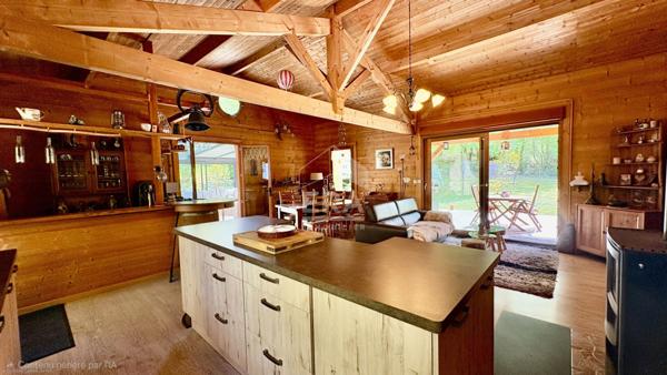 Maison Bois ,alliant cachet et sérénité, à Neuvic