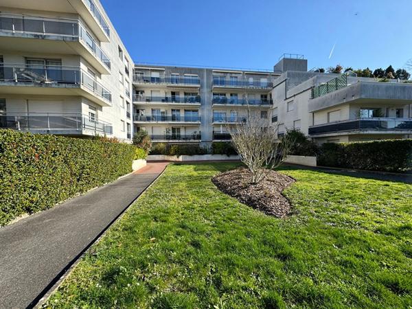 Appartement 4 pièces à vendre à Evry Courcouronnes - Exclusivité ERA IMMOBILIER
