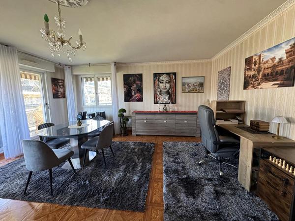 Appartement 4 pièces à vendre à Evry Courcouronnes - Exclusivité ERA IMMOBILIER