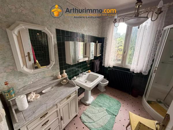 Vente                                                      Maison
                        
                     8 pièces                      187 m2                     à Lavelanet