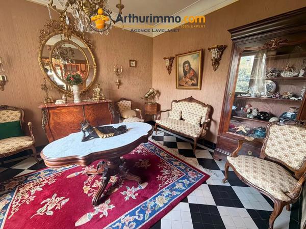 Vente                                                      Maison
                        
                     8 pièces                      187 m2                     à Lavelanet