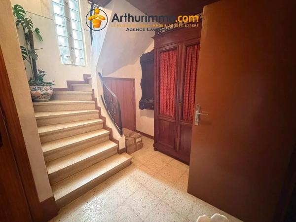Vente                                                      Maison
                        
                     8 pièces                      187 m2                     à Lavelanet