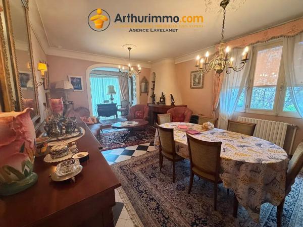 Vente                                                      Maison
                        
                     8 pièces                      187 m2                     à Lavelanet