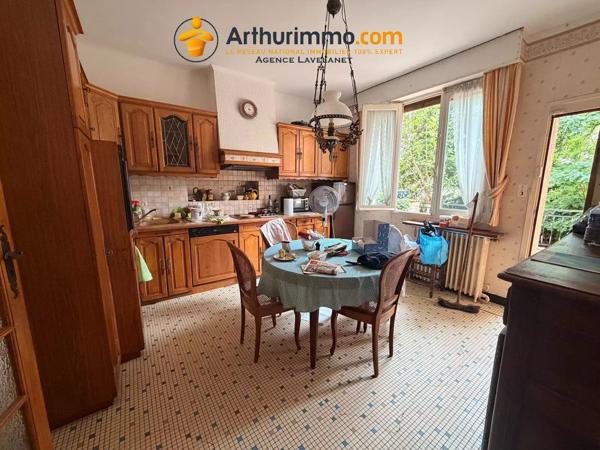 Vente                                                      Maison
                        
                     8 pièces                      187 m2                     à Lavelanet
