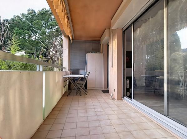 MARSEILLE 8EME - APPARTEMENT T3 75m² - CALME & LUMINOSITE - QUARTIER STE ANNE / MAZARGUES