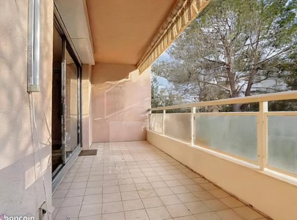 MARSEILLE 8EME - APPARTEMENT T3 75m² - CALME & LUMINOSITE - QUARTIER STE ANNE / MAZARGUES