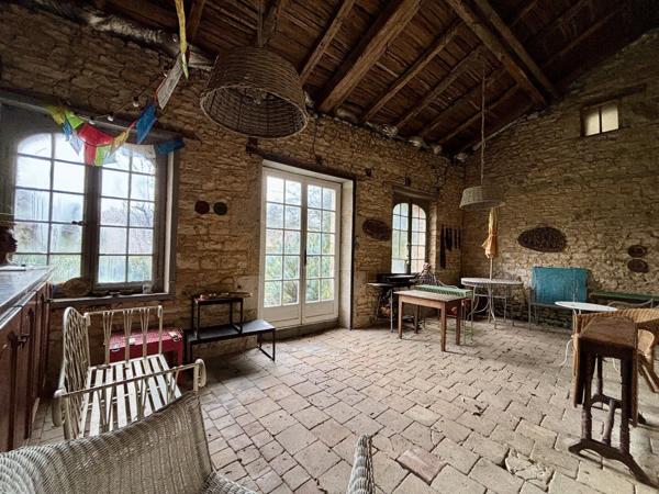 PRIX BAISSÉ - Élégante Maison de Maître, vastes dépendances, jardin, proximité des commerces Champagne mouton