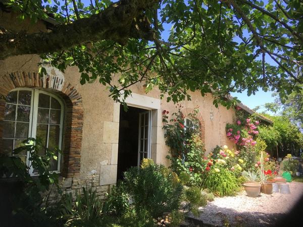 PRIX BAISSÉ - Élégante Maison de Maître, vastes dépendances, jardin, proximité des commerces Champagne mouton