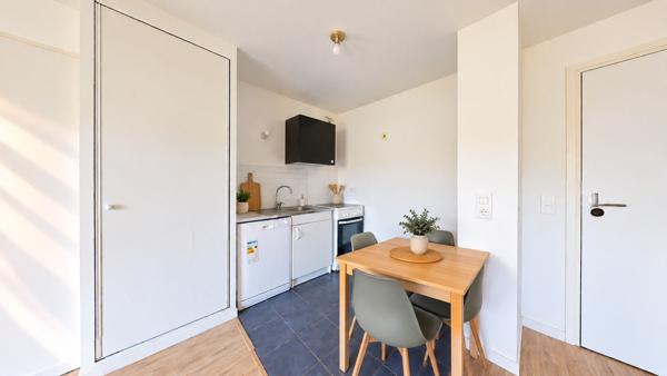 Appartement Vaureal F2 de 40 m2 avec balcon et 1 place de parking en sous sol.