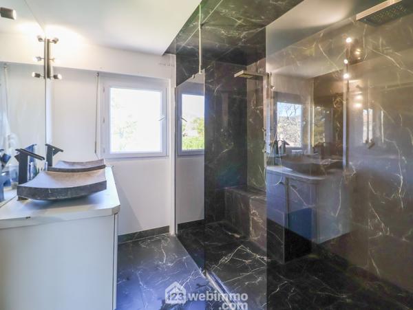 Appartement 93 m² à Marseille 13009