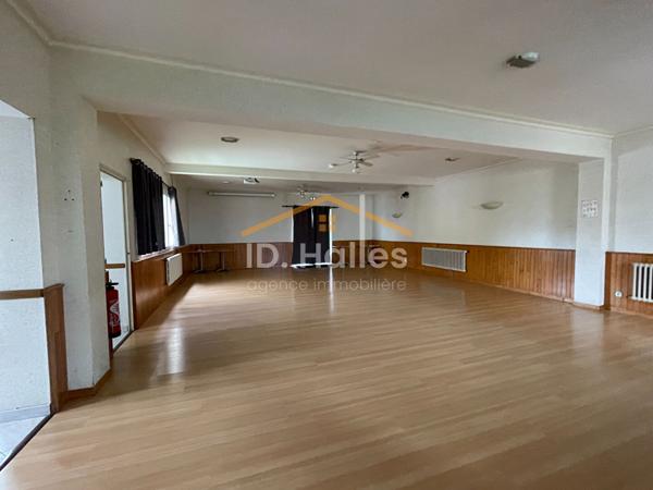 Fonds de commerce à vendre 358 m² , Ombree d anjou