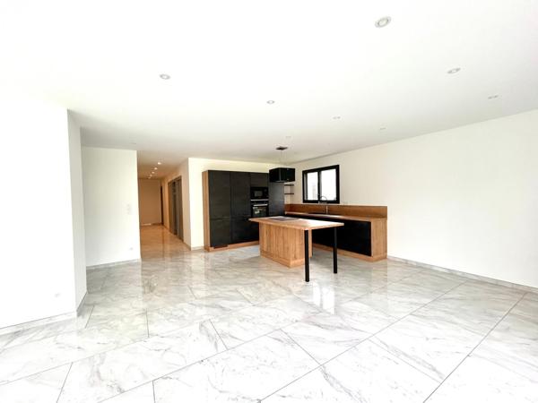 Maison à CHILLY-LE-VIGNOBLE, 39570 - 5 pièces 125m²