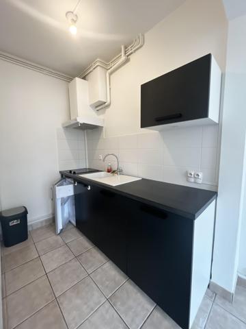 Studio
                                                                                                                                                                                                                                                                                                                        1 pièce(s)                                                                                                                                                                                                                                                                                                                              22.9  m²