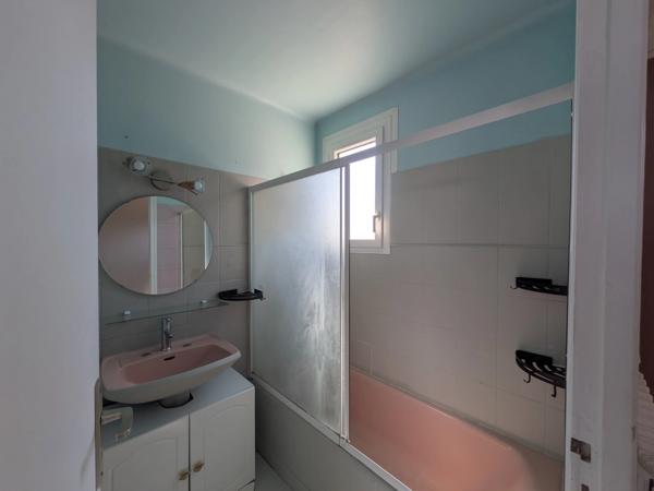 NEULLIAC MAISON EN REZ DE CHAUSSEE SURELEVE de 73m² 3 PIECES PARCELLE DE 1231m² EN PARTIE CONSTRUCTIBLE